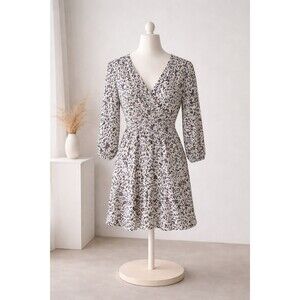 Dex NWT Leopard Print Dress Size Large V-Neck Wrap Style White Black Blue